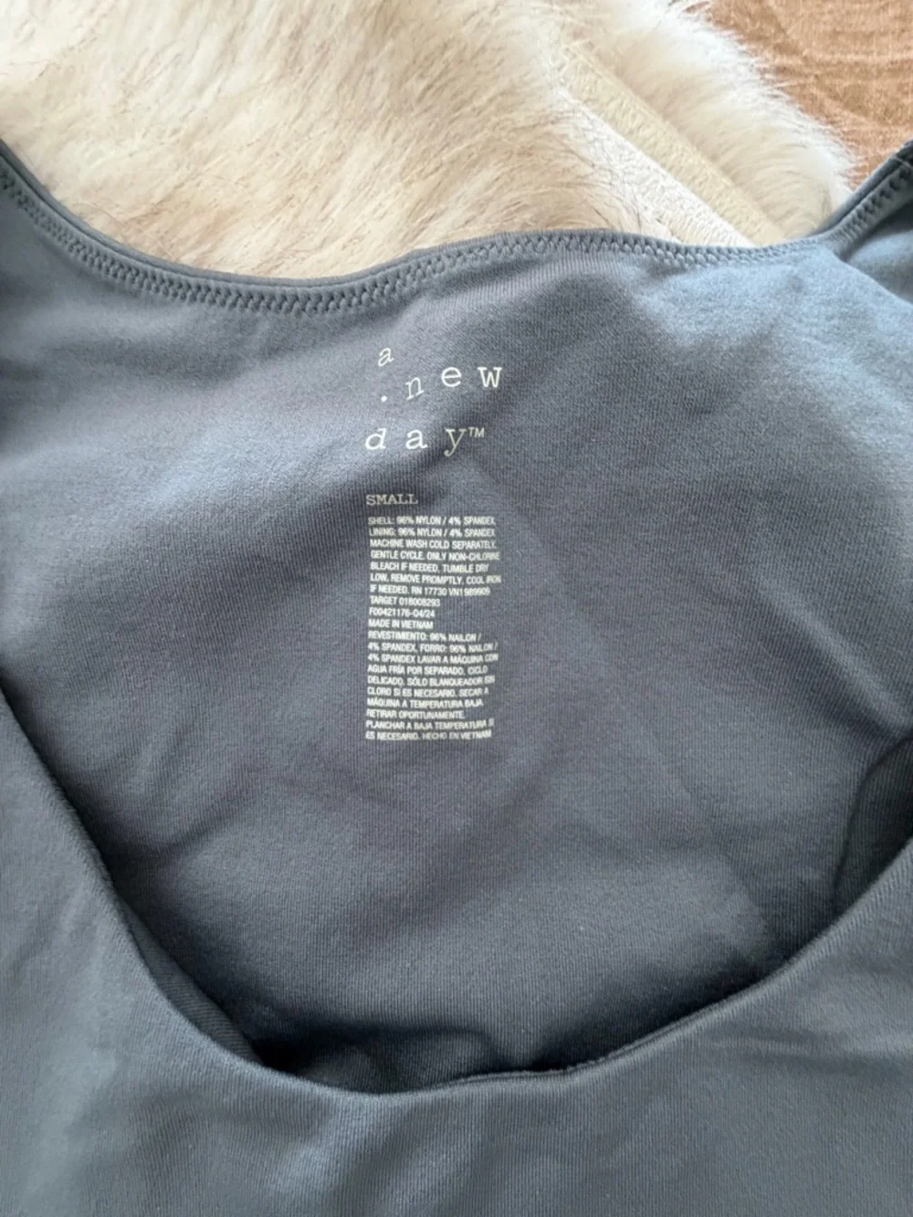 a new day charcoal gray Women's Slim Fit
Seamless Tank Top Small - Picture 5 of 8